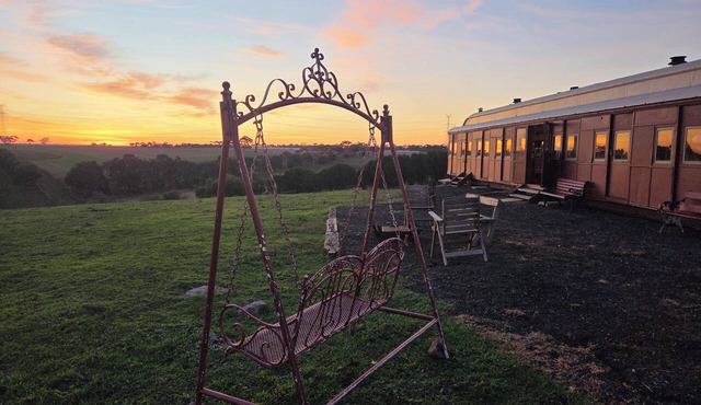 The Red Train - Unique Country Bed and Breakfast in Moorabool