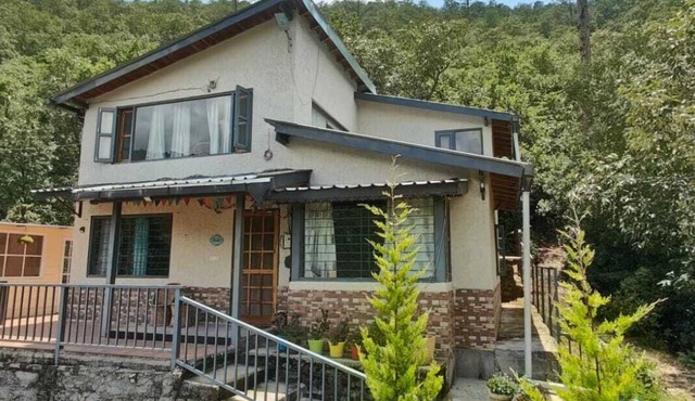 Tranquil chalet in Dhari for a relaxing stay with only nature for company