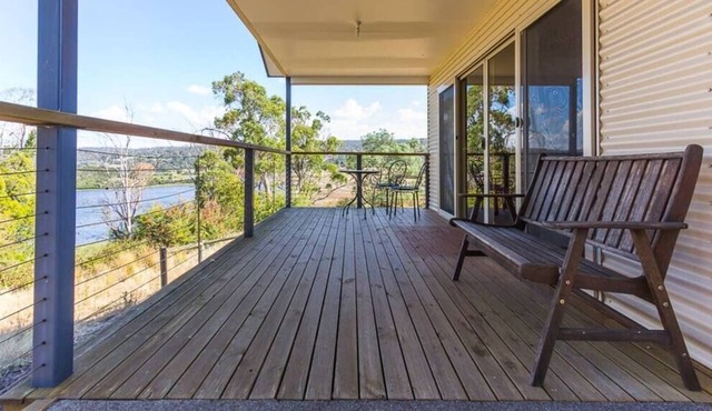 Tranquility Gardens Cabin Retreat 1 bedroom in Riverside