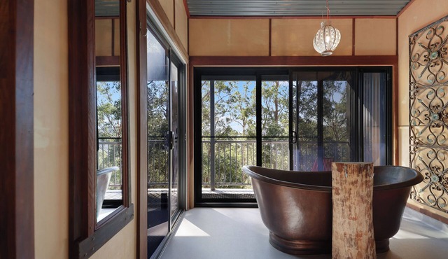 TREE HOUSE #2. Private, Tri-level with Gold Coast Hinterland Views in Gold Coast