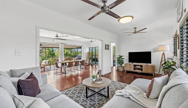 Tropica Oasis Elevated Seaside Living with Pool in Rapid Creek