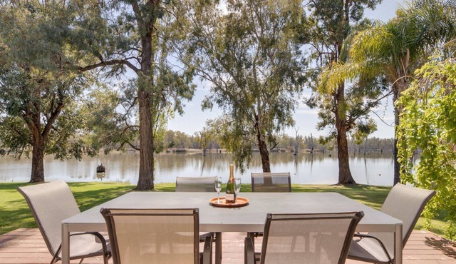 Twin Rivers Whitehouse on the Murray in Bundalong