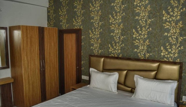 Uday Hotel in Sandila