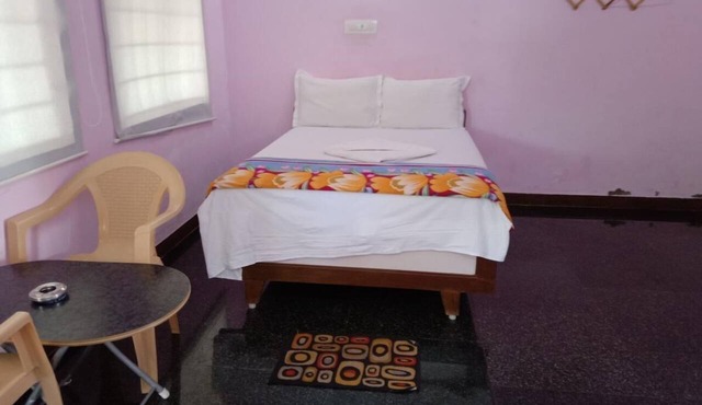 Ulo Rainbow Guest House in Tirukalukundram