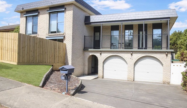 Ultimate Holiday or Corporate Stay in Highton