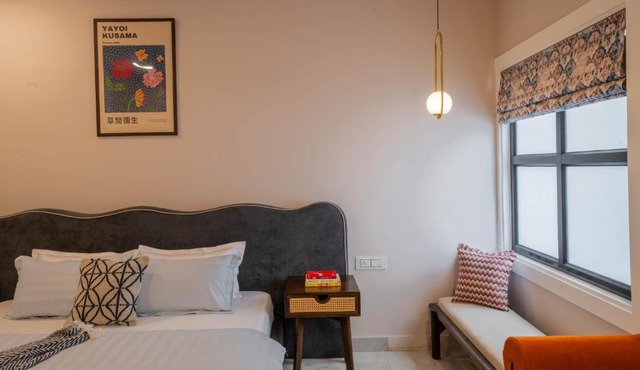 Ultra Luxury 3BHK Stylish Apartment, Walk to Taj Mahal, 1500SQFT in Agra