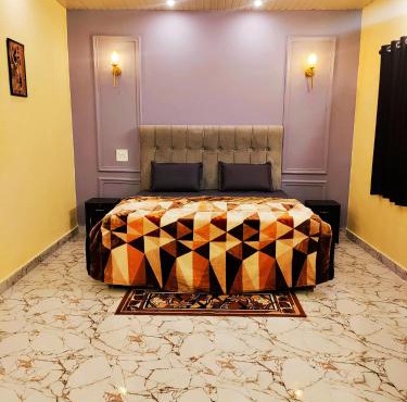 UrbanNest Airport Stay