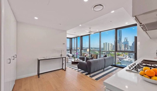 Utopia Suites Luxe Sky Home/Sensational Views 2B/2Bath/Park in Fortitude Valley