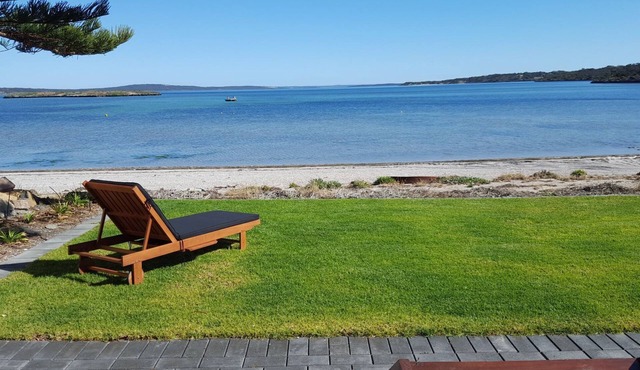 Vandy's Shack at Dutton Bay ideal for couples and small families. in Mount Dutton