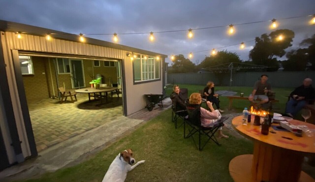 Walpole House is a cosy getaway by the Walpole inlet with a large backyard. in Walpole