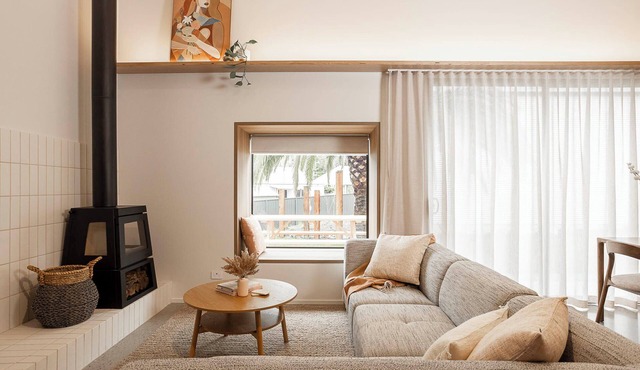 Warm and welcome three bedroom home with full kitchen, walking distance to town. in Beechworth