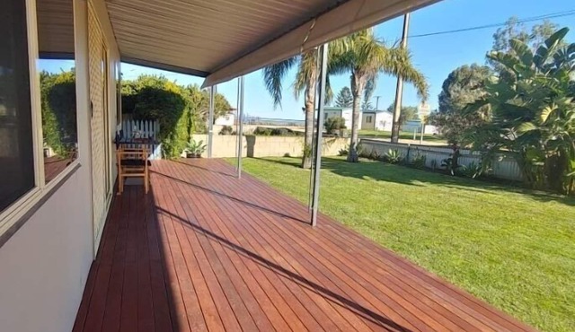 Warringa Beach House in Clinton