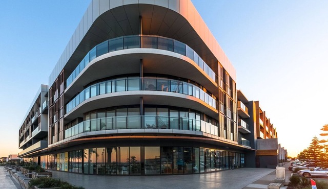 Waterfront Apt 221 Marina Quays in Werribee South