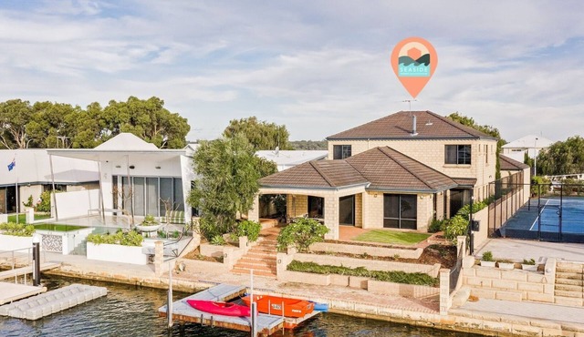 Waterfront Bliss: Serenity & Adventure Await! in Geographe