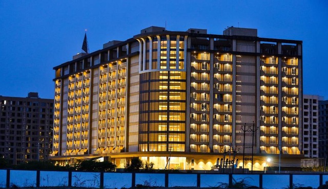 Weekend Luxury stays in Dumas