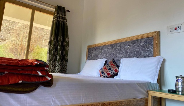 Welcoming bed & breakfast with WiFi in charming Hunder in Leh