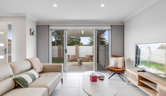 Westridge Precinct Perfection! in Harristown