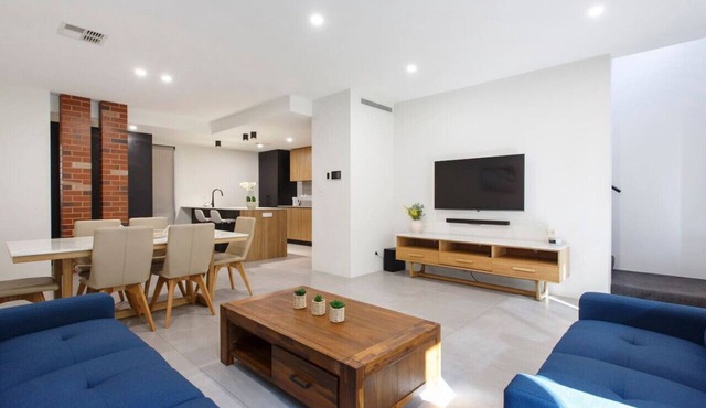 Westside Retreat - Perth CBD in West Perth