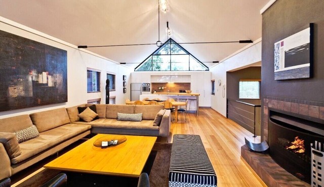 Whitehaven—Stylish Group Retreat with Ocean Views in Eagle Bay