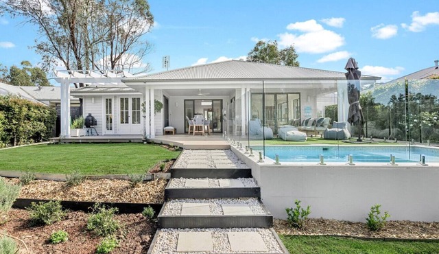 Whitepepper Cottage, Pokolbin, Hunter Valley in Pokolbin