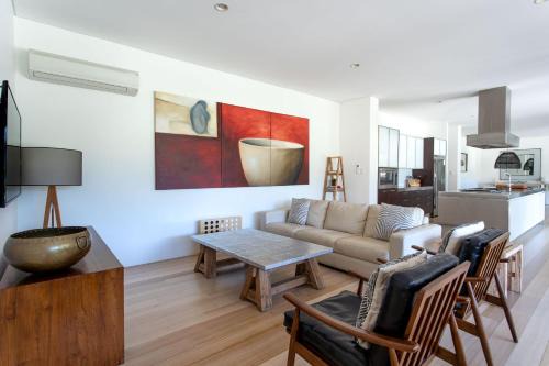 Wildwood Grove I Private Properties in Yallingup