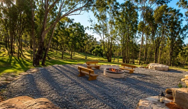 Willow Cabin | Fireplace Fire Pit 104Acres Near Mudgee in Charbon