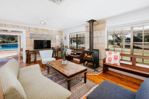 'Wilpine' Poolside Country Luxury near Town in Mudgee