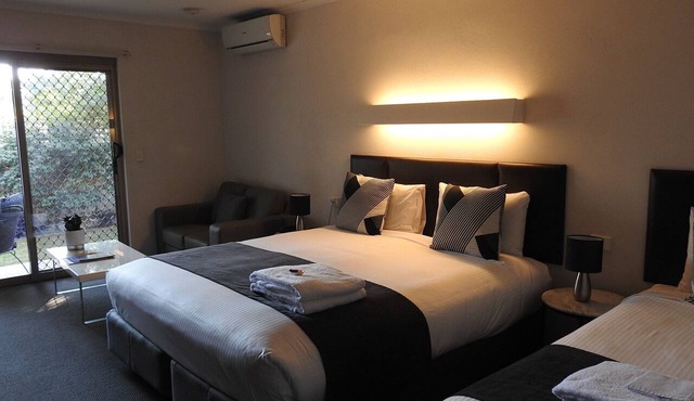 Wine Village Motor Inn in Rutherglen