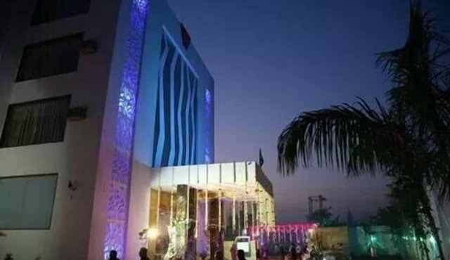 Wingston A Treehouse Hotel-Goverdhan