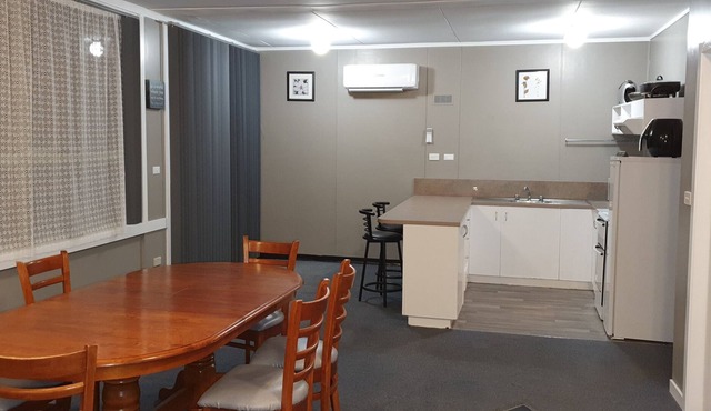 Wombat 3 Bedroom Cottage in Claude Road