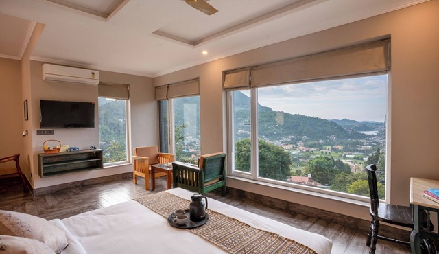 Yecha House - Mountain & Lake View Retreat, Bhimtal