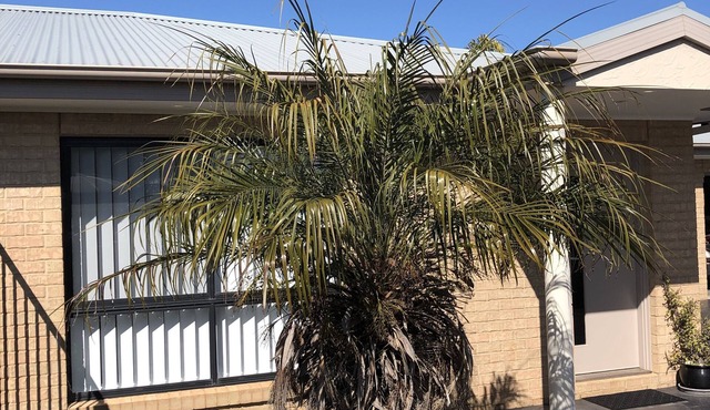 Your home away from home just across from the lake in Yarrawonga