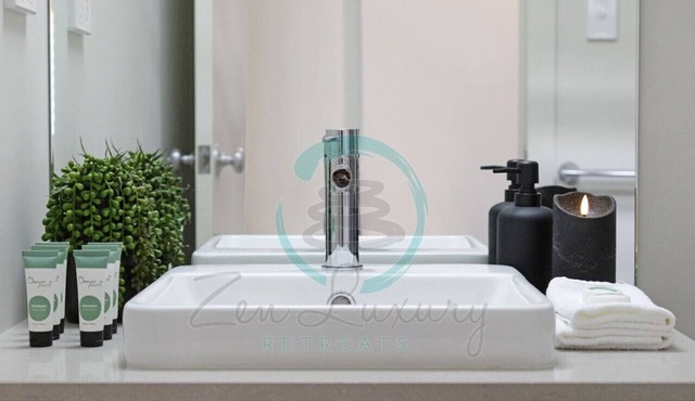ZenLux Elegant Escape ~ Pool ~ BBQ ~ Corporate in Zuccoli