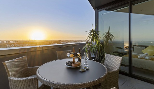 Zi apartments - Balcony, Bayview, Sauna, Steam Room & Pool in South Melbourne