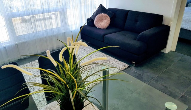 Zig Zag on Henley ~ Walk to the BEACH ~ Restuarants/cafes ~ Unlimited Wifi in ADELAIDE