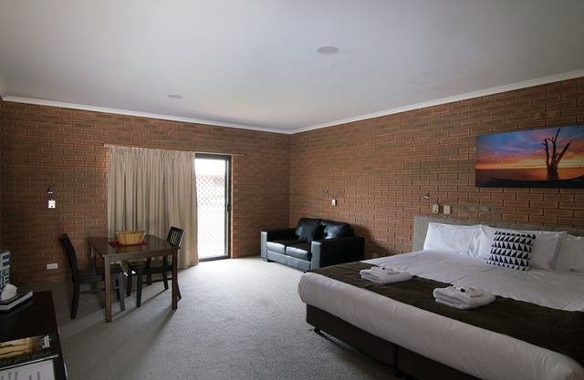 Ashleigh Court Motor Inn Room 07 in Mulwala