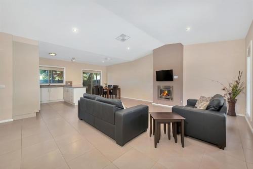 Kennedy Holiday Villas 