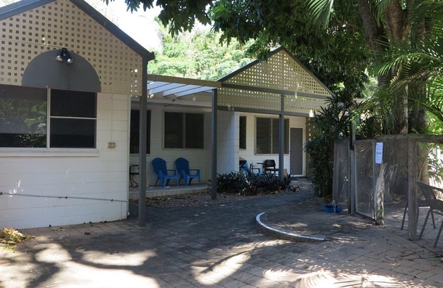 "LOYANG APARTMENT 2" in Arcadia in Arcadia