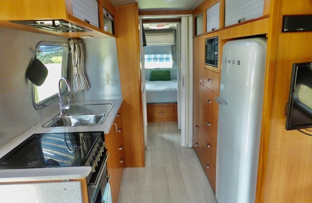 Mansfield on the Manning - Unique 31' American Airstream in Tinonee