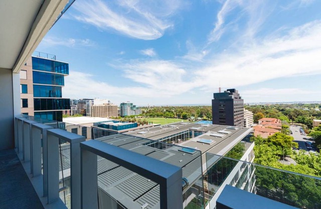Pride Fawkner Apt Bay-view 5 Free PARKING+POOL Netflix & Foxtel in Melbourne