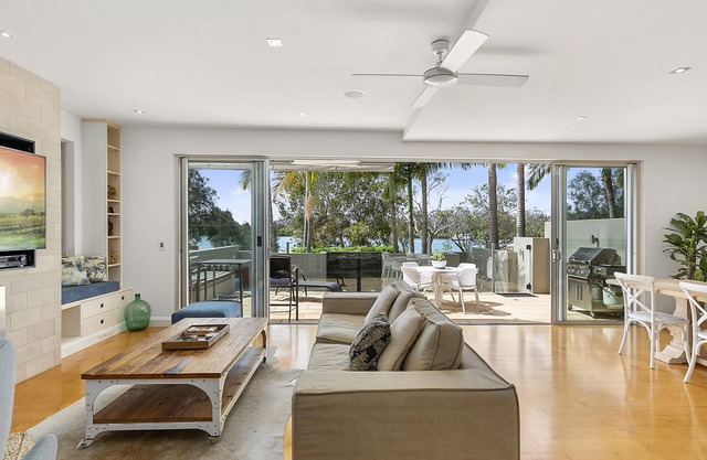 Unit 2, 9 Hilton Esplanade, Tewantin QLD in Tewantin