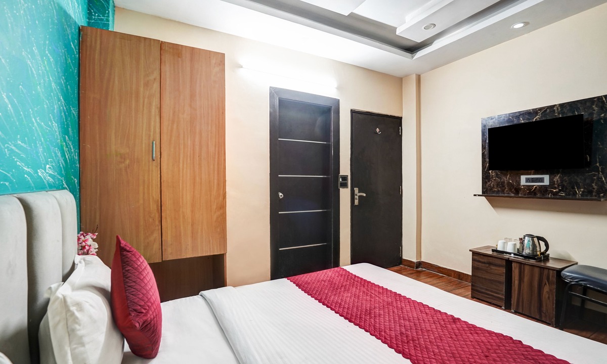 New Delhi Hotel | Hotel Twamev Couple Friendly Laxmi Nagar