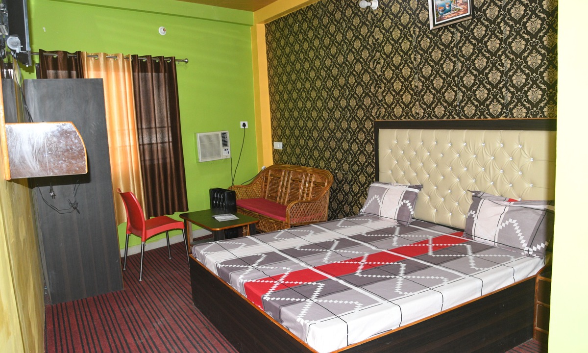 Pithoragarh Hotel | Hotel Mountain View And Rooftop Restaurant