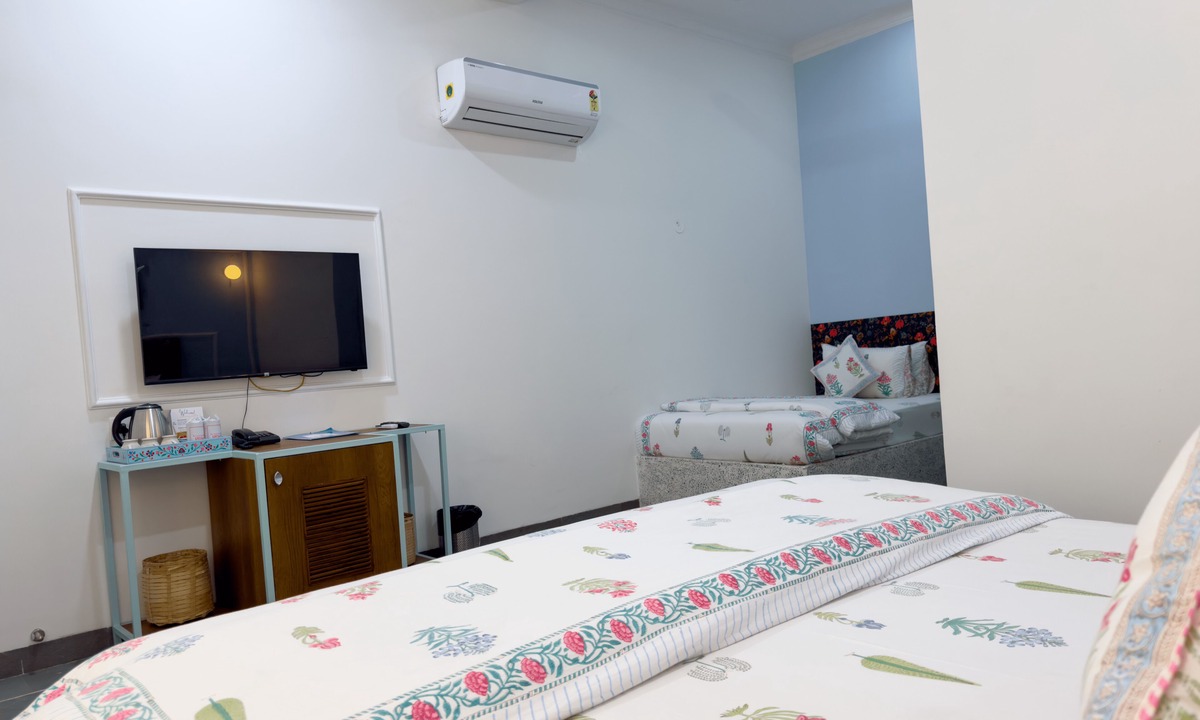 Agra Hotel | Da Bungalow - A Vacation Abode