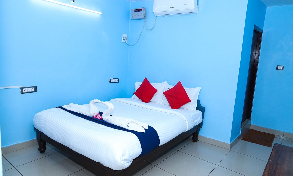 Tindivanam Hotel | Dolphin Beach Guest House