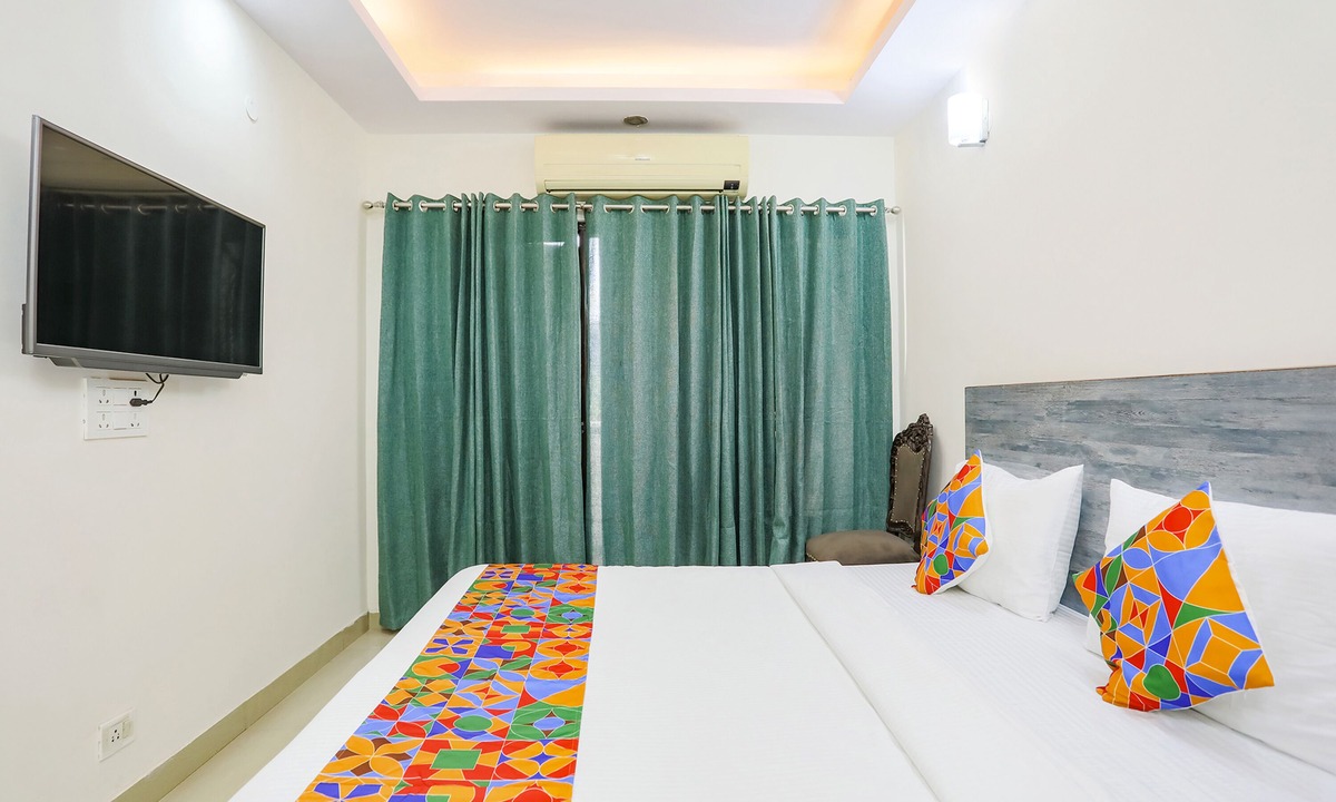 East of Kailash Hotel | Fabexpress Jpm Harshdeep