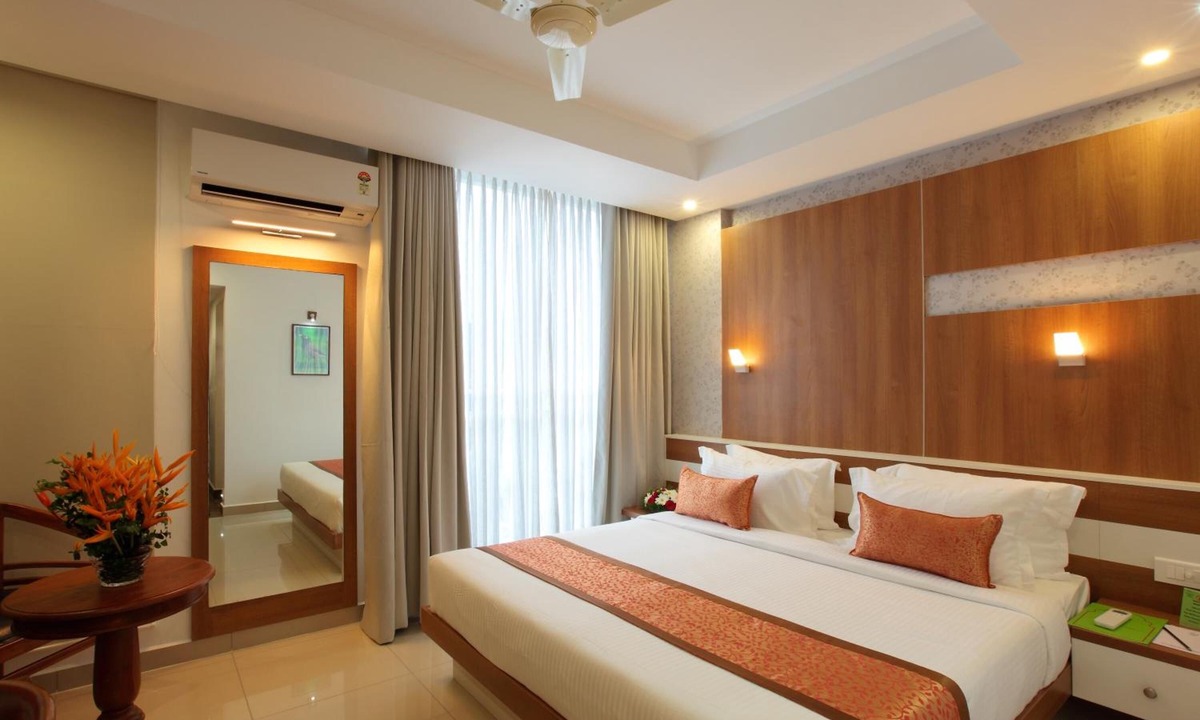 Kothamangalam Hotel | The Silvertips