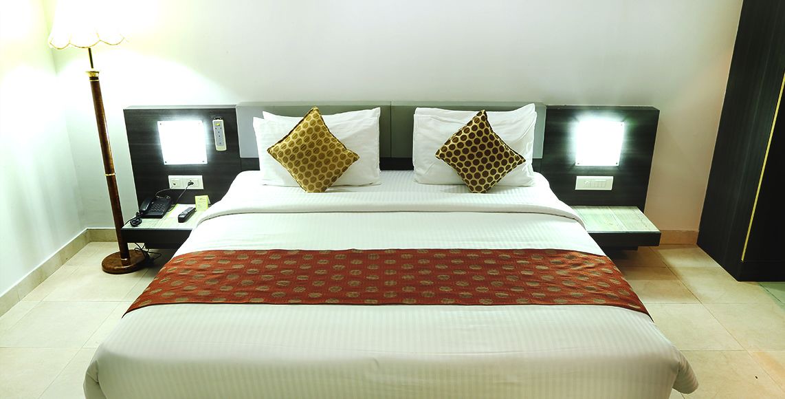 Kozhinjampara Hotel | Hotel Palm Shore