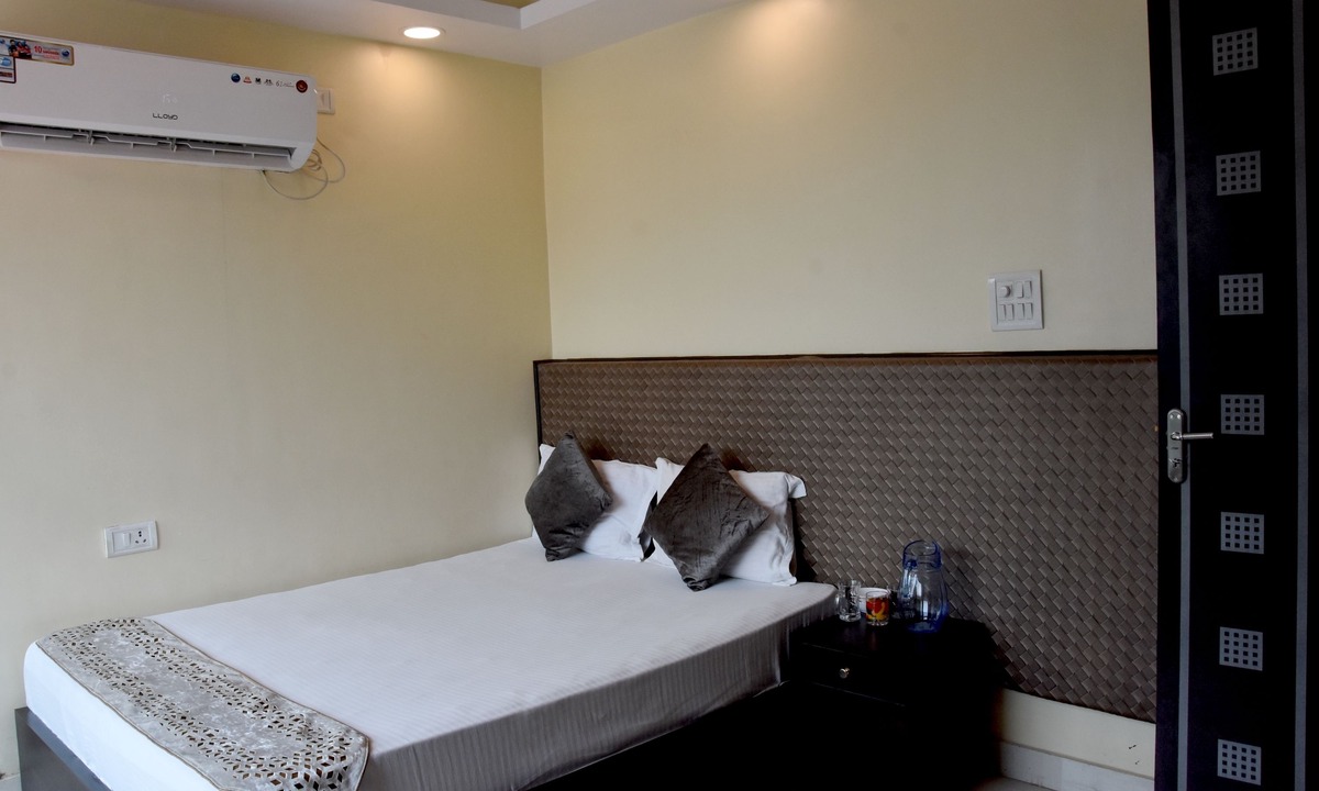 Patna Hotel | Hotel Maple Inn
