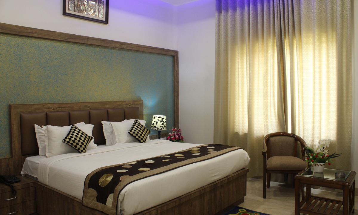 Mathura Hotel | Regal Hotel and Restaurant